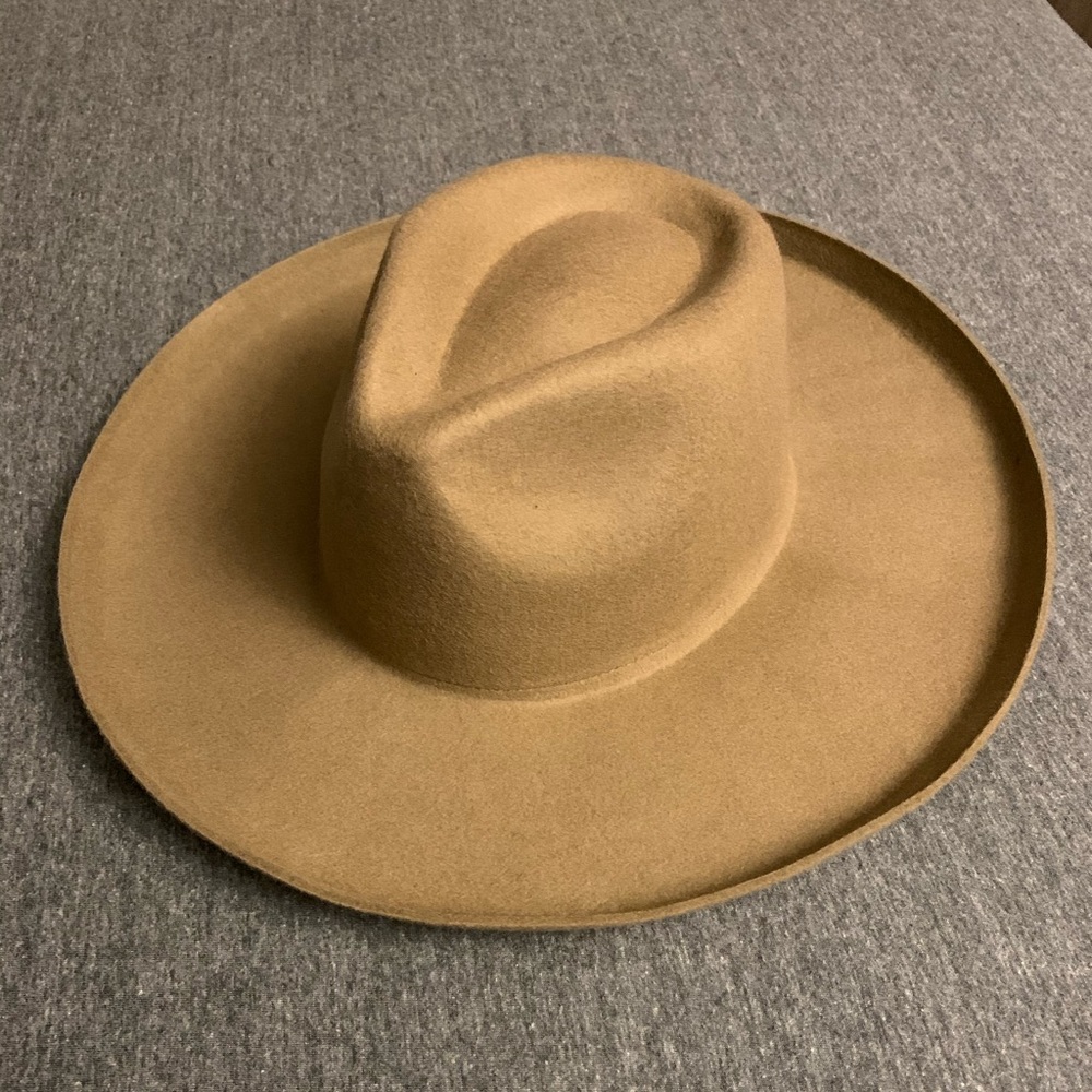 Universal Thread wide brim fedora